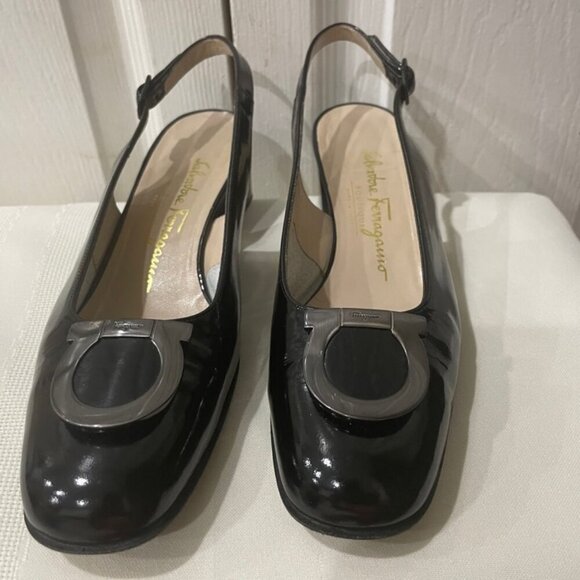 PREPPY CHIC SALVATORE FERRAGAMO PATENT LEATHER PUMPS MADE IN ITALY SIZE 7 - Picture 3 of 16